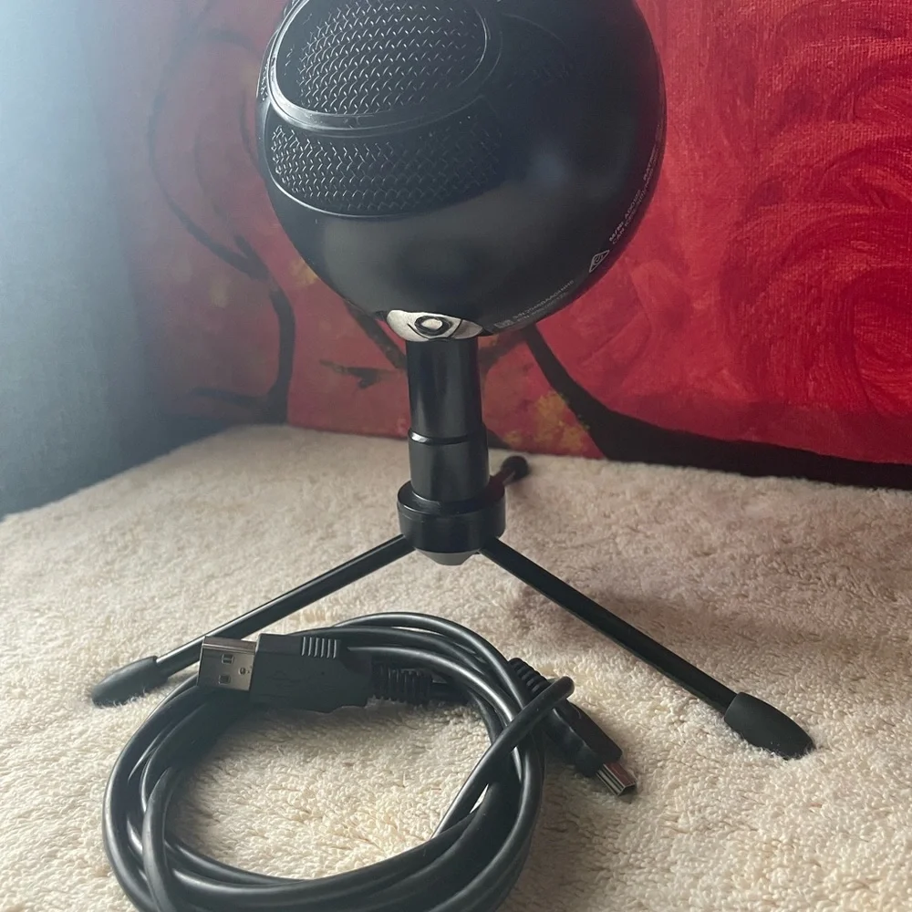 Blue snowball Logitech Sleek Black USB Microphone for creators,recording etc.